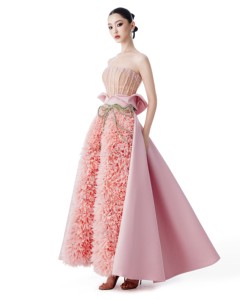 Vestido de Fiesta con Volantes Plisados Hecho a Mano, Color Rosa, para Baile de Graduación, Marca Vietnamita - Product Image 2