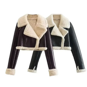 Veste de sport Econex en cuir PU rouge à franges brodées, col rabattu court, manches longues, respirante pour femmes - Product Image 3