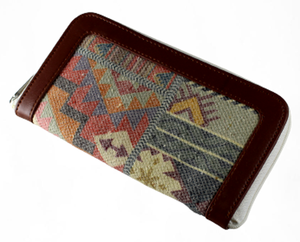 Bolso de mano personalizado, hecho a mano y cosido, con múltiples bolsillos, elaborado con algodón Dhurry/Kelim tejido a mano e impreso. - Product Image 1