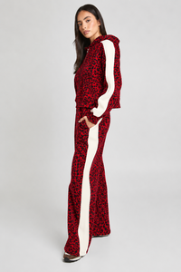 Ensemble de survêtement 2 pièces pour femme, imprimé léopard rouge, comprenant un sweat à capuche premium et un pantalon de jogging en molleton doux à jambe large, style streetwear décontracté - Product Image 5