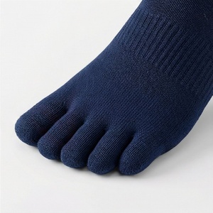 Chaussettes pour hommes, couleur unie, tricotées, design à 5 doigts, usage quotidien, style classique - Product Image 6