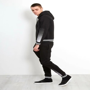 Conjunto Deportivo Slim Fit para Hombre, Chaqueta con Cierre y Cuello Alto con Franja Lateral Blanca y Negra, Pantalones Jogger con Puños, 2 Piezas, Venta al Por Mayor - Product Image 4