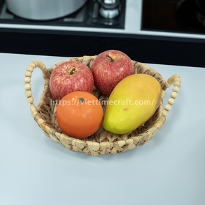 Plateau en jacinthe d'eau naturelle avec poignées de perles, panier fait main durable pour usage quotidien, maison et cuisine, vente en gros - Product Image 2