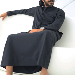 Fabricant OEM de Thobe, vêtement islamique à manches longues conçu pour un usage quotidien et une production sous marque privée - Product Image 1