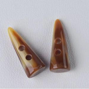Boutons à bascule écologiques en corne de buffle naturelle polie, marron irrégulier, 2 trous, breloques de couture HASAN CRAFT - Product Image 3