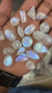 Piedras Preciosas Sueltas de Piedra Lunar Arcoíris Natural, Formas Mixtas, Cabujones Pulidos, Venta al por Mayor para Fabricación de Joyería - Product Image 2