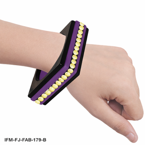 Bracelet hexagonal en acrylique noir et violet fait main, style géométrique moderne, avec incrustation de perles jaunes pour femme - Product Image 3