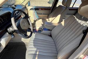 Mercedes-Benz E-300D Sedán de 1995 - Product Image 6