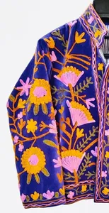 Veste en velours brodée Suzani, style bohème chic, faite à la main, florale, écologique, 100% coton, style vintage - Product Image 4