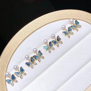 Pendientes de Perlas Redondas Planas de Agua Dulce con Incrustaciones de Concha de Abulón, Diseño Elegante y Estilizado con Cuentas Mantou de 7-8 mm de Zhuji - Product Image 3