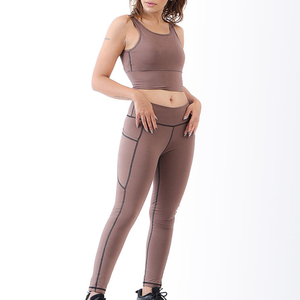 Leggings de yoga pour femmes en spandex/nylon/polyester de haute qualité, fabriqués sur mesure par un fabricant spécialisé, garantissent une qualité de gros haut de gamme. - Product Image 5