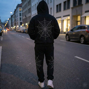 Ensemble de survêtement deux pièces pour homme, personnalisé OEM, en molleton épais, avec pantalon de survêtement orné de strass et sweat à capuche imprimé. - Product Image 5