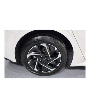 Kia K5 Noblesse 2024 con Volante a la Izquierda, Caja de Cambios Automática, Estándar de Emisiones Euro V, Asientos de Cuero, 6,642 km - Product Image 5