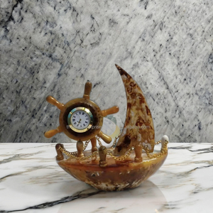 Sculpture de bateau miniature en résine de haute qualité, faite à la main, nouvelle arrivée, style nautique, décoration d'intérieur européenne, objet décoratif en époxy - Product Image 1