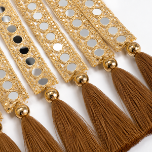 Écharpe de bienvenue de mariage faite à la main avec pompons en soie Resham pour invités, cadeau de cérémonie traditionnelle, étole, foulard ethnique - Product Image 3