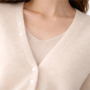 เสื้อสเวตเตอร์ไหมพรมคอวีสำหรับผู้หญิง ทรงเข้ารูป สวมใส่สบาย น้ำหนักเบา เหมาะสำหรับใส่ทุกวัน คุณภาพพรีเมียม - Product Image 5