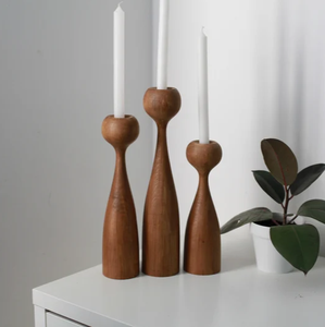 Portavelas de madera hecho a mano para decoración de mesa por B H Brothers - Product Image 1