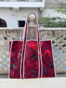 Sac à bandoulière matelassé en velours imprimé élégant, parfait pour les mariages, les fêtes et le quotidien - Product Image 3