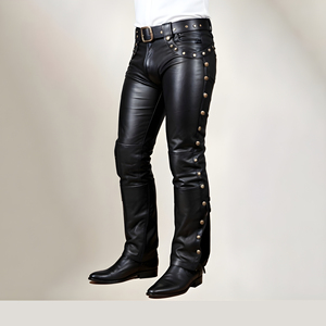 Pantalones de cuero moto negros para hombre, de cintura media, pierna recta, con remaches dorados - Product Image 4