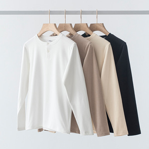 เสื้อยืดแขนยาวทรงเฮนลีย์สำหรับผู้ชาย ทรงปกติ ผ้าฝ้ายถัก 100% สีพื้น ระบายอากาศได้ดี สไตล์มินิมอล เหมาะสำหรับใส่ในฤดูใบไม้ร่วง - Product Image 1