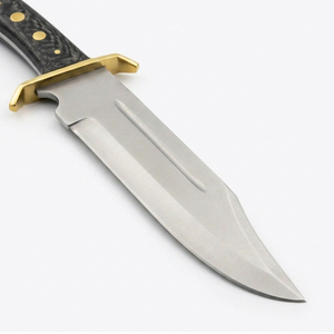 Couteau de chasse et de camping Bowie avec construction en acier inoxydable, design utilitaire pour l'extérieur, poignée ergonomique et étui - Product Image 5