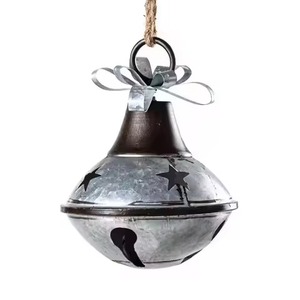 Ornement festif en métal en forme de cloche à suspendre pour la décoration de l'arbre de Noël, style campagnard et cadeau saisonnier - Product Image 1