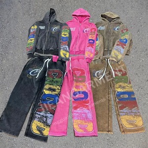 Survêtement Homme Personnalisé Effet Délavé Streetwear en Coton Éponge 100% avec Logo Brodé Vieilli pour la Saison Automne - Product Image 3