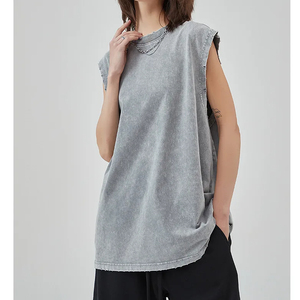 เสื้อกล้ามผู้ชายแบบคัตออฟ ผ้าคอตตอน 100% คุณภาพสูง 250 GSM ซักย้อมสีแบบแอซิดวอช รับผลิตเสื้อผ้าออกกำลังกายฤดูร้อนพร้อมสกรีนโลโก้ตามแบบ OEM - Product Image 1