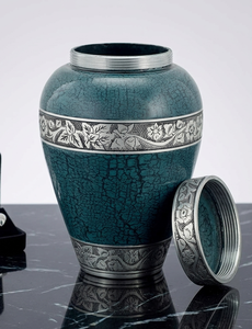 Urna Funeraria de Latón Azul Rey Hecha a Mano para Cenizas Humanas, Urna Conmemorativa para Adultos con Grabado Dorado Intrincado y Bolsa de Terciopelo - Product Image 2
