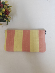Étui à lunettes de soleil matelassé jaune orange Shree Balajee Garments pour femmes |   Pochette pour lunettes en coton doux faite à la main, modèle Q P-1 - Product Image 2