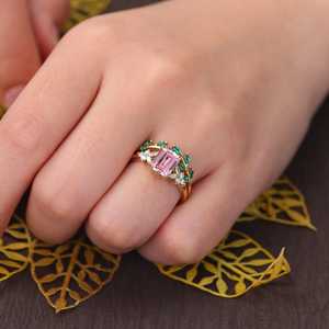 Ensemble de bagues de mariage en or jaune avec saphir rose de laboratoire taille émeraude, bijoux de fiançailles - Product Image 4