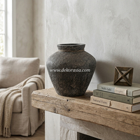 Pot de fleurs en céramique antique au design classique, fait main, style rustique vintage, vase de table pour la décoration de la maison