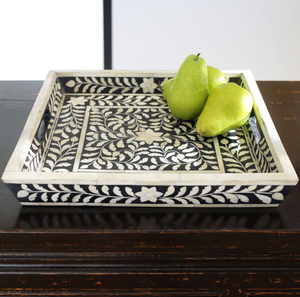 Bandeja de Hueso Incrustado Hecha a Mano con Diseño Floral para Exhibir Perfumes, Joyas, Velas o Accesorios - Product Image 5