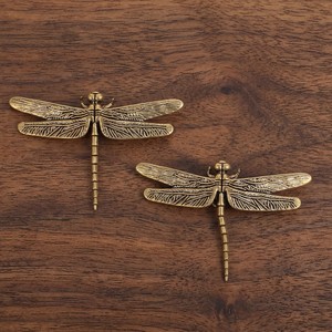 Elegante Figura de Libélula Tallada a Mano en Madera de Pino, Venta al Por Mayor - Product Image 6