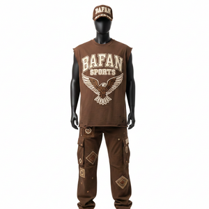 Ensemble 2 pièces pour homme : T-shirt sans manches en coton doux marron de haute qualité et pantalon cargo avec logo personnalisé thermocollé en strass - Product Image 5