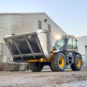 Manipulador Telescópico JCB de Calidad Premium 560 80, Altura de Elevación de 8.1 m, Capacidad de Carga de 2500 kg, Potente Motor Diésel - Product Image 2