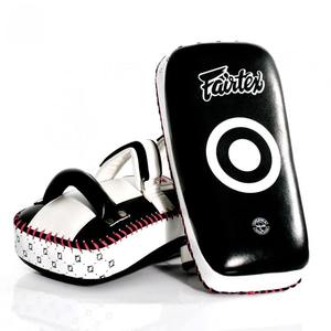 แผ่นรองซ้อมเตะ Fairtex หนังแท้ ขายดีที่สุด สำหรับฝึกซ้อมคิกบ็อกซิ่ง แผ่นโค้งสำหรับตี แผ่นรองแขน MMA มวยไทย แผ่นป้องกันการตี - Product Image 1