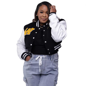 Vestes de baseball universitaire sur mesure pour femmes avec manches en cuir Patchs de broderie en chenille élégants Matériau de remplissage en coton - Product Image 1