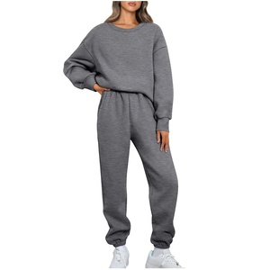 Sudadera de manga larga con pantalones de chándal, Conjunto personalizado de moda de invierno, conjunto de 2 piezas para mujer - Product Image 1
