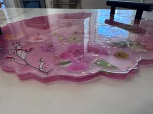 ถาดเรซิ่นอาเกตสีดำขนาดใหญ่ – ถาดเสิร์ฟทรงจีโอดทำมือพร้อมขอบแก้ว ของตกแต่งบ้านสุดหรู ที่จัดระเบียบโต๊ะกาแฟ ของขวัญ - Product Image 3