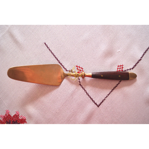 Servidor de Pastel Premium con Diseño Único en el Mango, Perfecto para Fiestas de Cumpleaños y Celebraciones, Ideal para Mesa y Regalos, de la India - Product Image 2