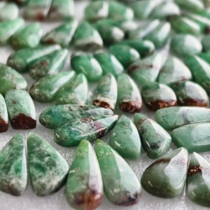 พลอยคริสโซเพรสสีเขียวธรรมชาติคู่เหมือนกันสำหรับทำต่างหู ขนาด 11x11x5 มม. 28x10x5 มม. น้ำหนักรวม 18 กะรัต พลอยหลวมสำหรับทำเครื่องประดับ - Product Image 3