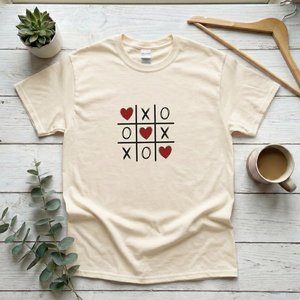 Chemise XOXO, Tic Tac Toe Heart, T-shirt en coton pour la Saint-Valentin pour femme - Product Image 2