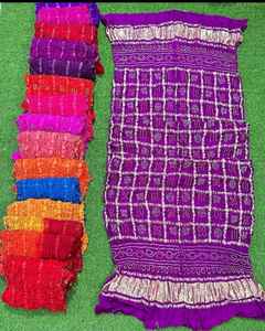 Dupatta en soie pure à motif Bandhani, style fête, 2,5 mètres, pour femmes, par AISHA BANDHEJ - Product Image 1