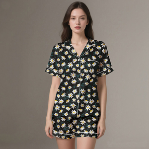 Bata de satén de seda suave y transpirable de alta calidad para mujer, servicio OEM, color personalizado, ropa de dormir de manga larga, secado rápido, para verano - Product Image 2