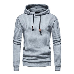 Sweat à capuche noir en maille gaufrée pour homme, coupe ajustée, décontracté, avec poche, manches classiques, collection automne 2027 - Product Image 3