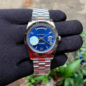 นาฬิกาข้อมือผู้ชายสแตนเลสสตีล ระบบอัตโนมัติ คุณภาพสูง หน้าปัดสีน้ำเงินลายรัศมี ขอบหน้าปัดแบบฟลูเต็ด กระจกแซฟไฟร์ รุ่นพรีซิเดนท์ - Product Image 1