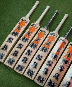 Bate de Críquet Ihsan Sports Serie Clásica Edición King, Madera de Sauce Inglesa, Duradero y Ligero, con Funda Protectora y Agarre Extra - Product Image 3