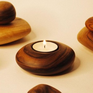 Porte-bougie en bois fait main par un designer, qualité supérieure, décoration d'intérieur pour les intérieurs modernes - Product Image 3
