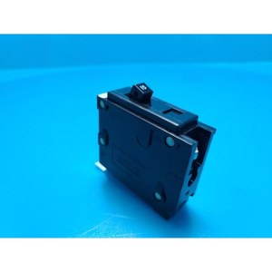 Interruptor de Circuito AMAT 0680-01232, 15A, 1P, Usado, Piezas de Equipos Semiconductores Legacy - Product Image 1